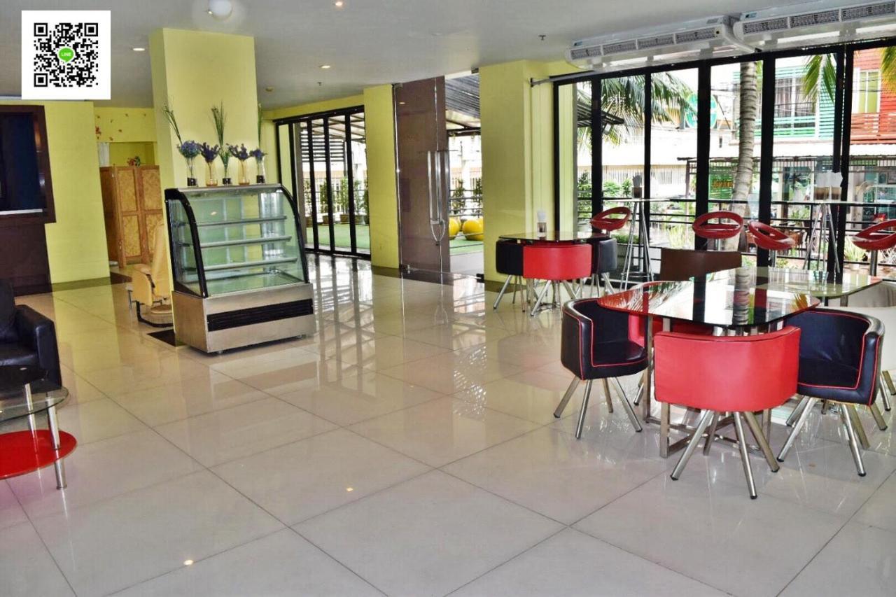 Vogue Pattaya Hotel Exterior foto